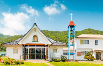 龍郷町観光ガイドブック 瀬留カトリック教会聖堂・司祭館 写真
